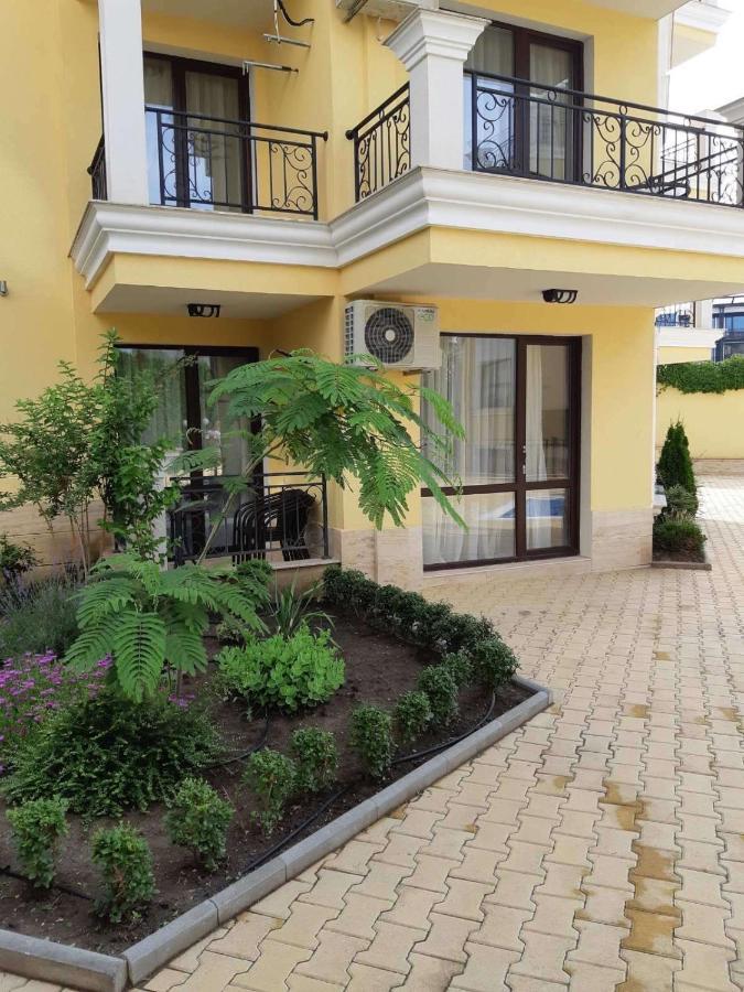 Horizon Katrina Apartments - Sea Line & Beach Access Sveti Vlas Exterior photo